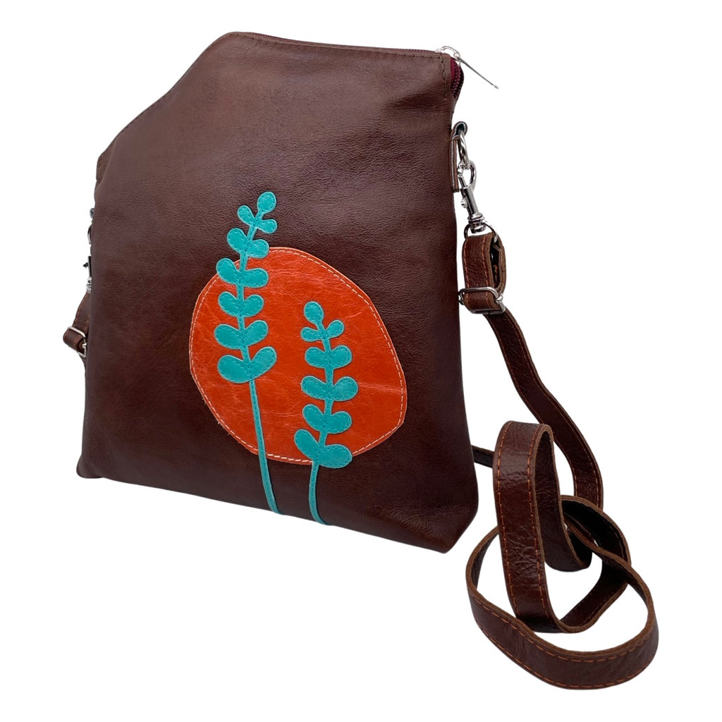 GRASS medium triangular bag / rucksack (brown)